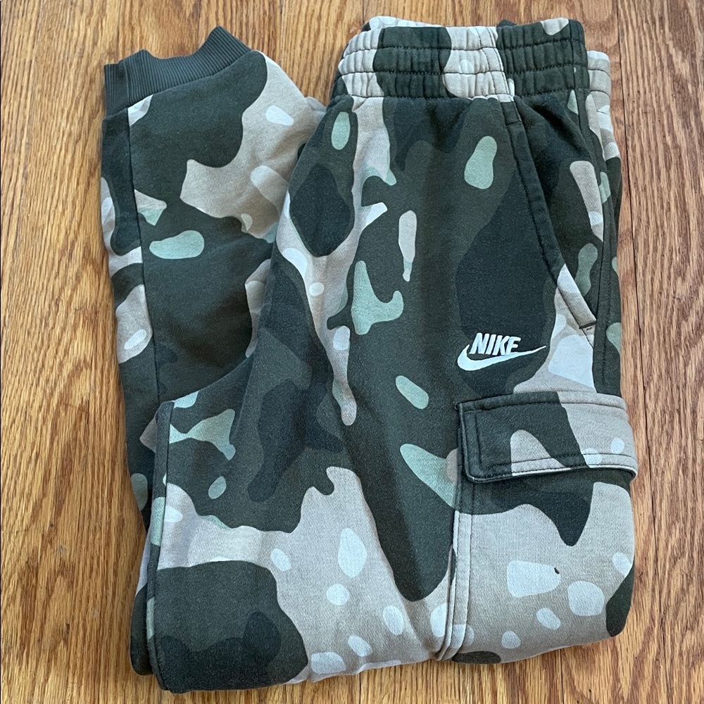 Nike Kids Camo Joggers - Olive and Black